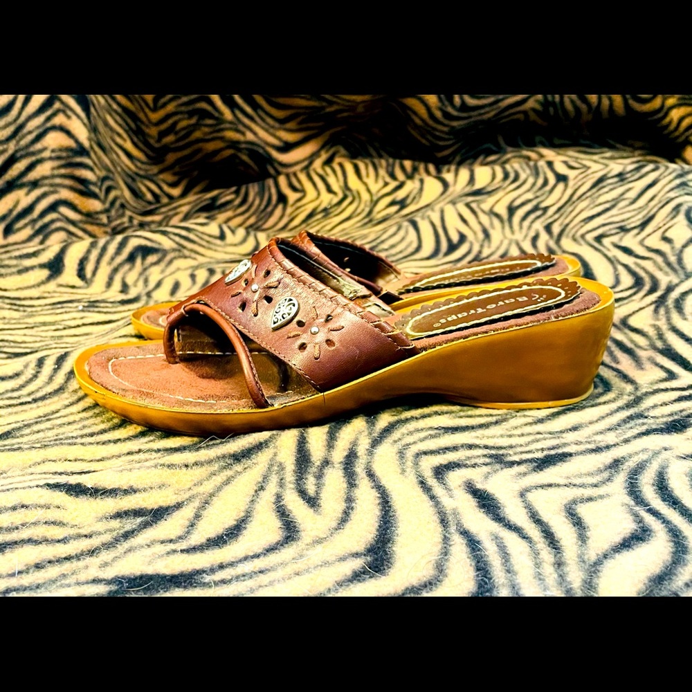 Bare Traps Leather Sandals